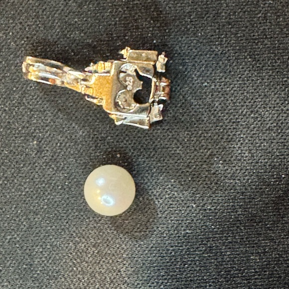 Authentic Disney Mitsukoshi Pick-A-Pearl Pendant – EPCOT Japan Pavilion - Picture 3 of 8